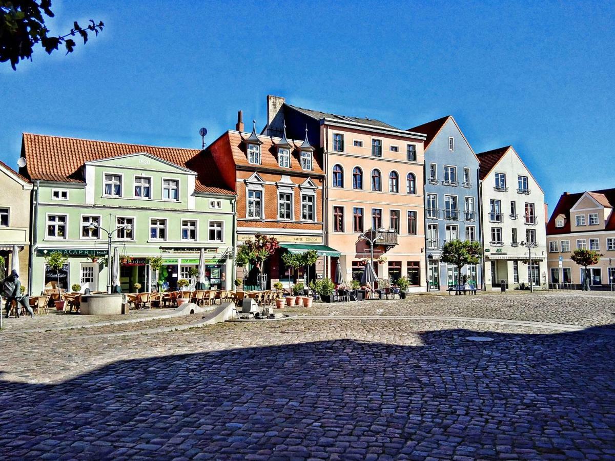 Ferienwohnung Am Ueckerpark Ueckermünde Dış mekan fotoğraf